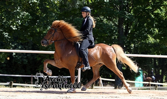 Saarwellingen: Nicole, Katrin, Mischa, Janine vorn