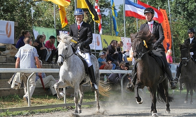 Nord: Christiansen, Gimpel, Sys, Bähr fröhlich / Erg.