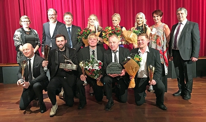 Árni Björn, Olil und Bergur, Hulda, Kobbi, Danni top
