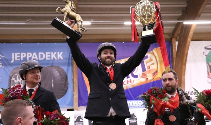 Árni Björn holt sich den Meistaradeild-Gesamtsieg