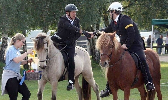 Wulfenhof: Susanne, Steffi, Michi jubeln in Top-Atmo