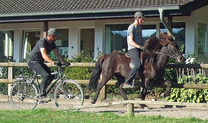 Sonniger Lernspaß beim IPOL in Belm mit Haukur