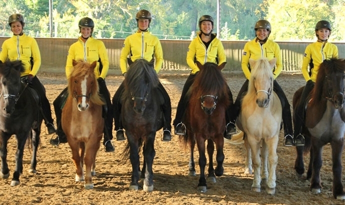 Hund & Pferd: Islandreiter mit Hommage an DO/BVB