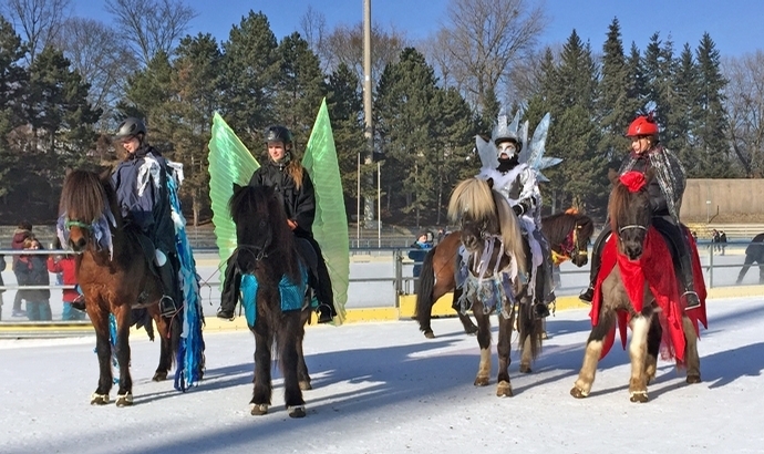 IceHorse 2017: Sonniger Trainingstag in Berlin