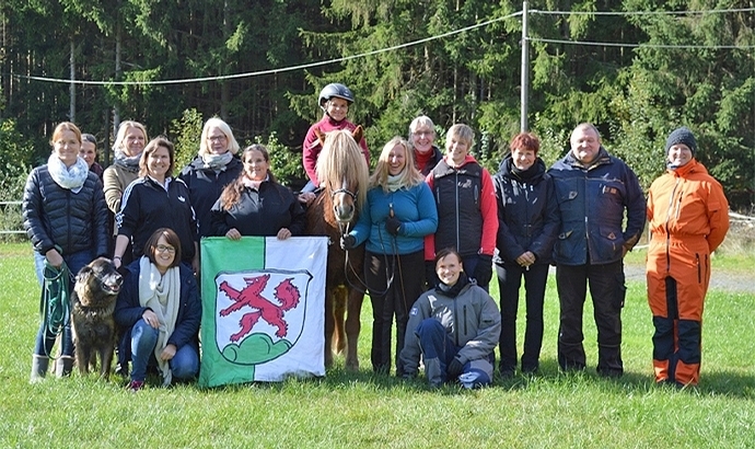 Starke Freizeitreiter Wallau: eigener Reitplatz ab 2017