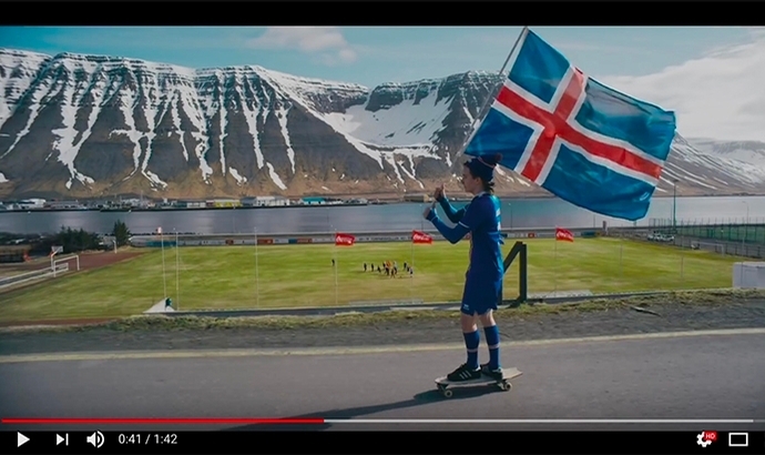 Coca-Cola findet prickelnde Bilder für isl. Team Spirit