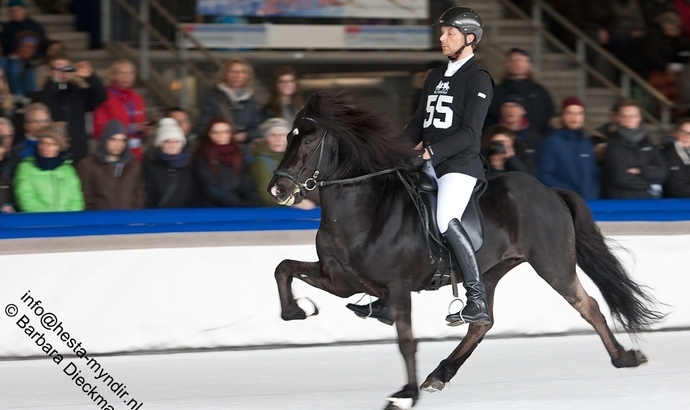 IceHorse: Nils und Viktor tanzen zur V1-Spitze