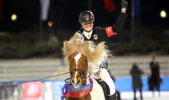 IceHorse: Lisa und Vörður vergolden den Töltpreis