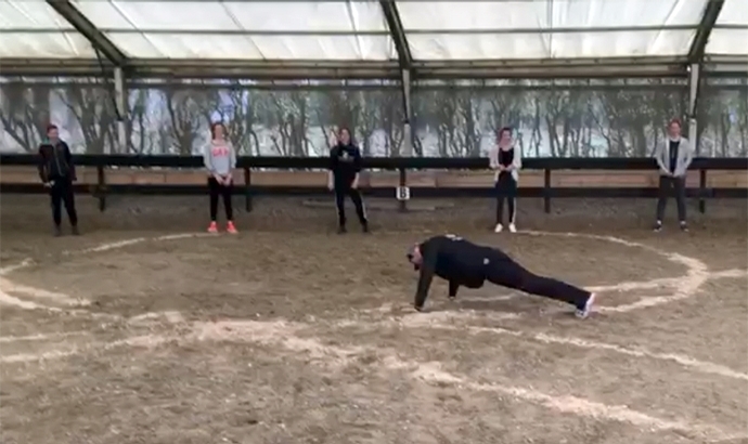 Aegidienberger Push-up: Kadertraining im Liegestütz