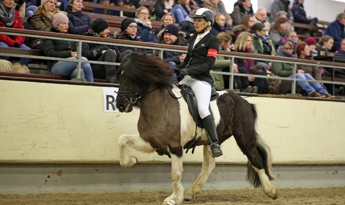 Vetrarmót live: F2 und V5 an Vicky und Lena