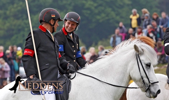 Kronshof live: Karly (8,83) gewinnt T1, Julie vergoldet F1