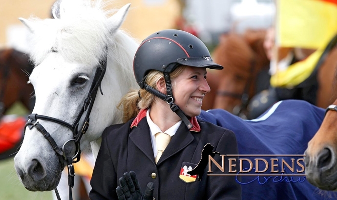 DIM: Neddens-Album aus Neuler – 100{83eb7f251ede1b6009eb3be577a7746fb3632cb867d333829b4ecc8ac68b64b2} Atmo pur!
