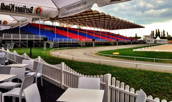 Schicke WM-Arena / Videobilder aus Berlin-Karlshorst