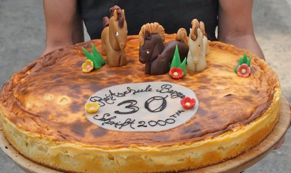 30 Jahre: Herzlichen Glückwunsch der Reitschule Berger