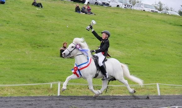 ÍSmót: Gold für Reynir, Eyjó, Halldóra, Gústi, Arnar Máni
