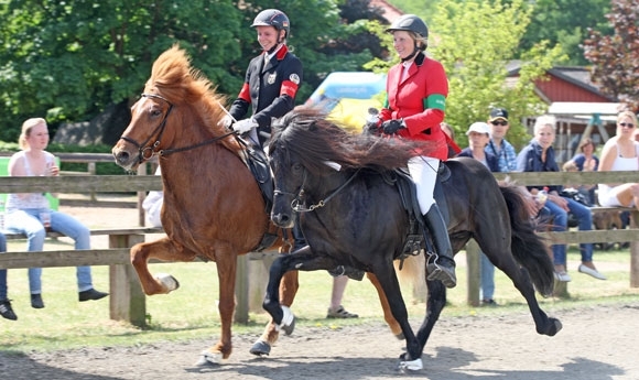 Kronshof: Frauke packt T1 (8,61), Vicky mit T2 zum Double