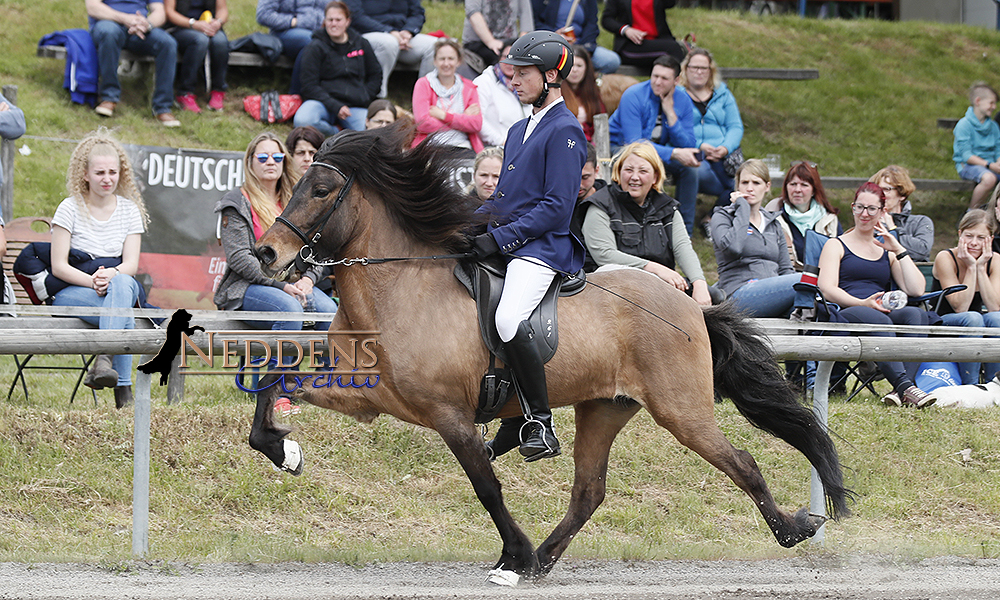 Móarbær: Berni und Lucie führen in T1 und T2