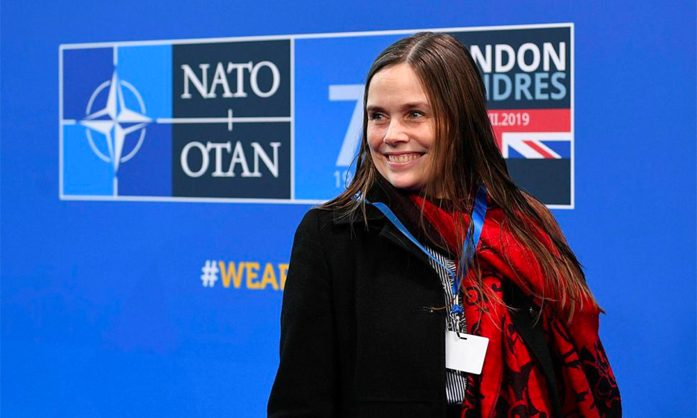 PM Katrín in London: Queen schwärmt vom Islandpferd