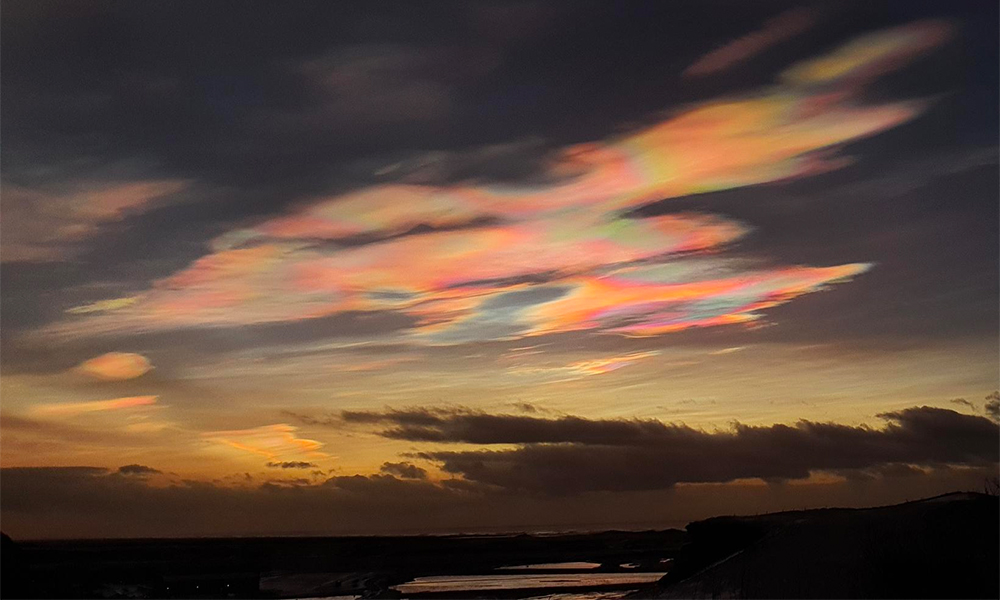 Fabelhaftes Lichtermeer an Islands Morgenhimmel