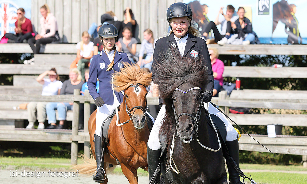 Nord-Titel für Mathilde und Mirja in der Eichenhof-T2