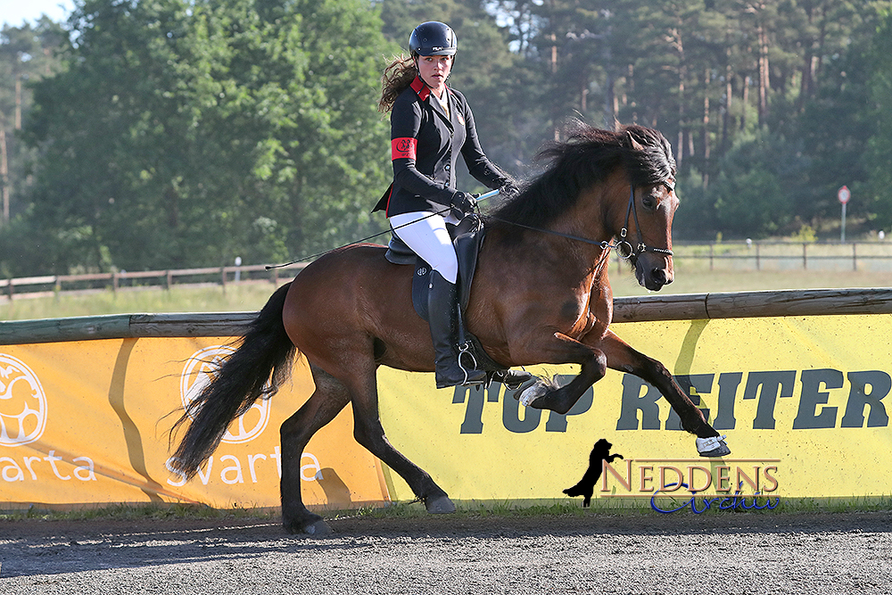 Gloria toppt Jugend-T1, Lotti Spitze von 72x V2