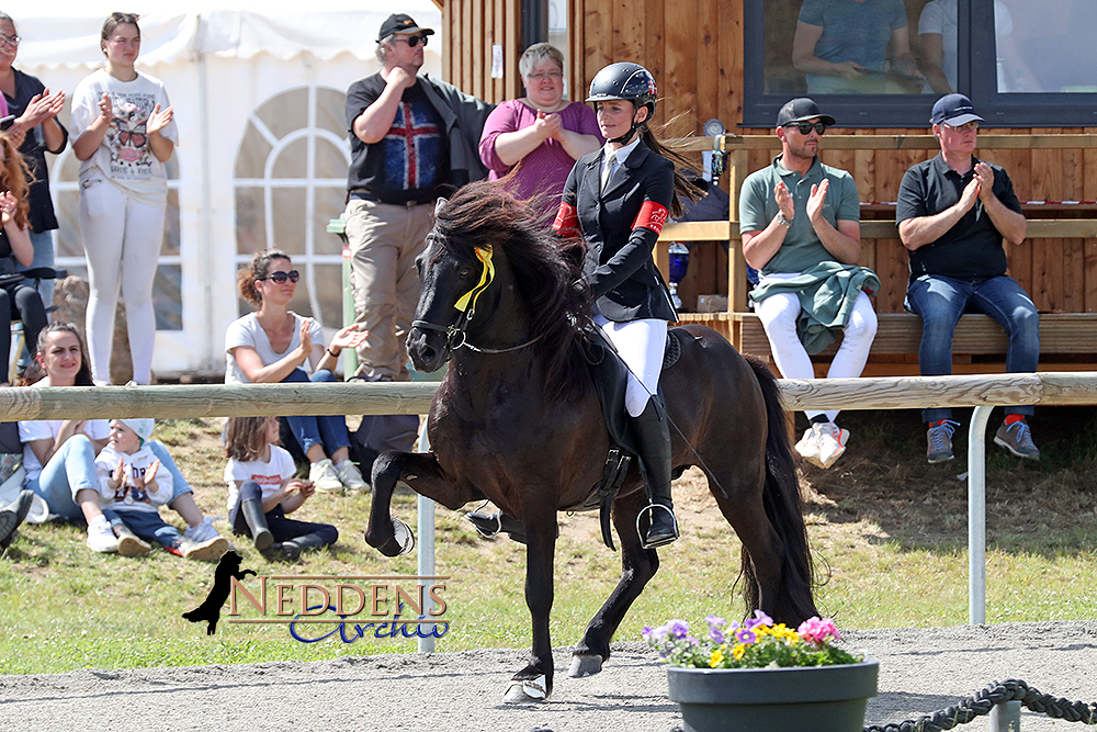 T1-Gold für Frederikke & Austri im Kronshof-Finish