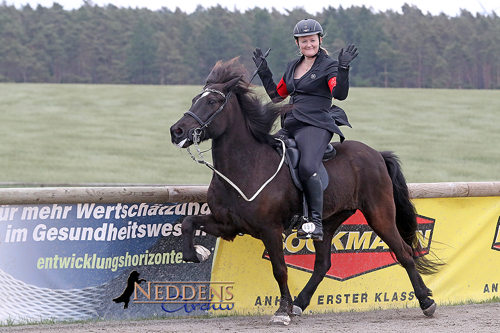 Julie & Felix vergolden 9er Finale im Tölt T2