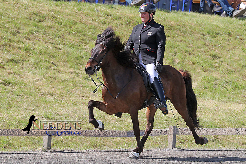 Jolly & Smáralind toppen T2 vor Lucie und Flurina