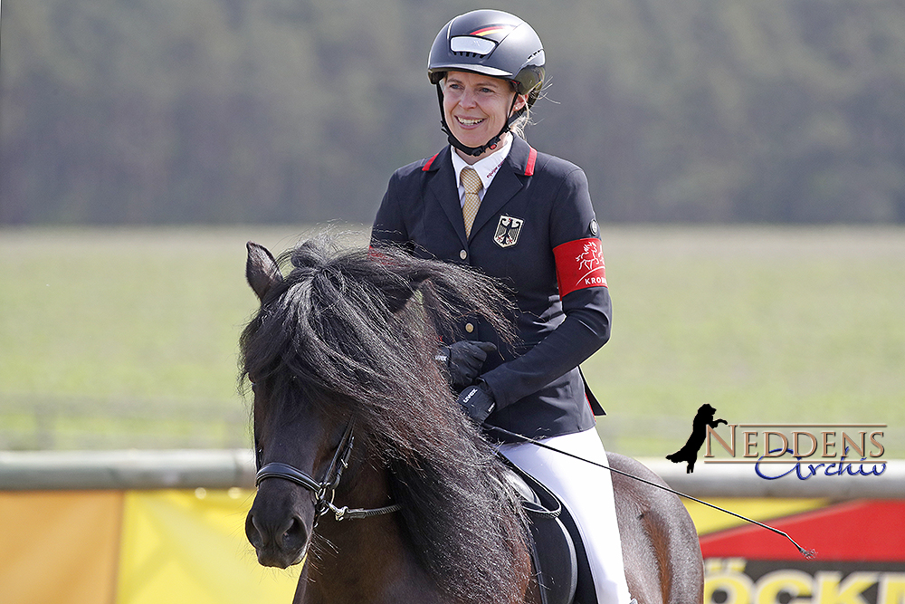 Frauke gewinnt V1 vor großer Ellringer Kulisse