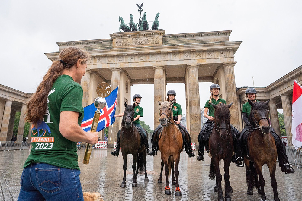 WM-Stafette in Berlin gestartet: Gute Reise!