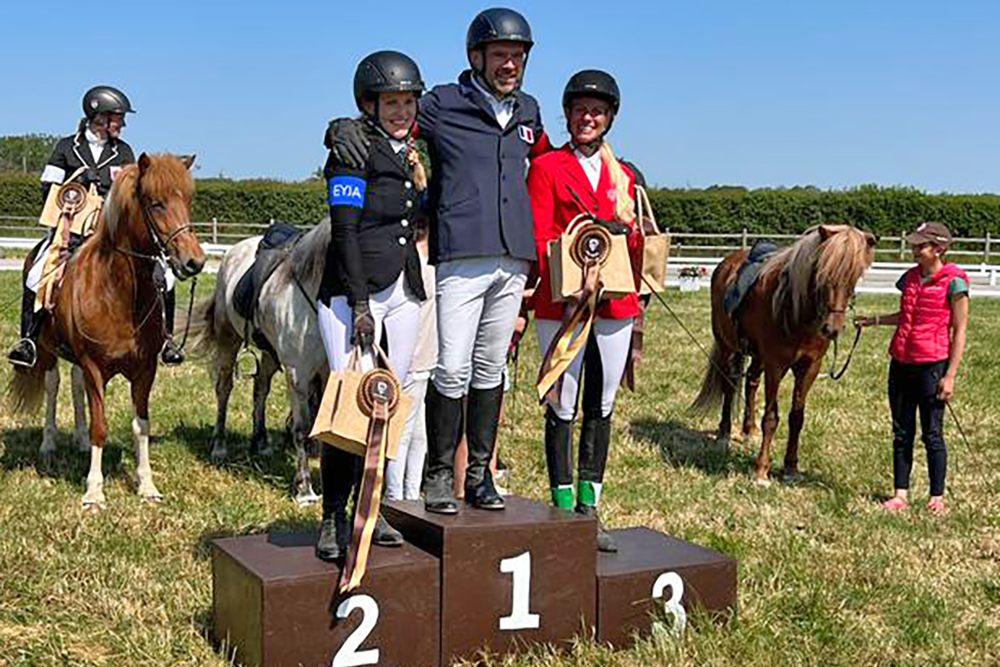 Pascale, Valerie, Elías, Silvia vorn auf Pur Cheval