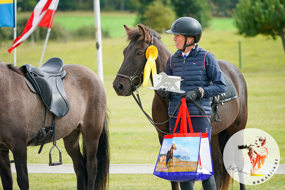 Charlotte unschlagbar in Passchampionats-Rennen