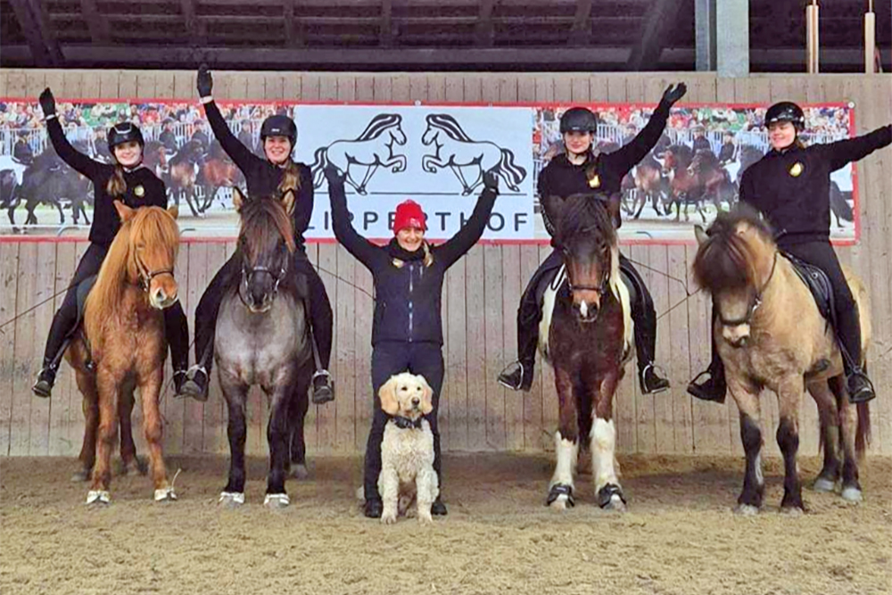 Lipperthof-Elfen tölten ins WinterWünscheLand