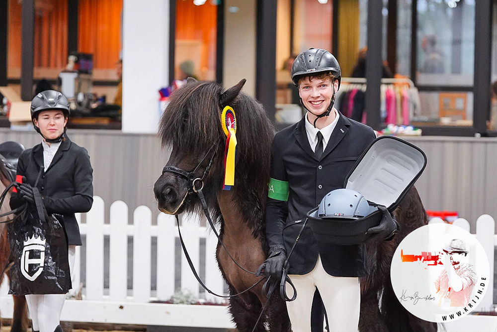 VM: Münsteraner Feather Prize für Konrad Baue