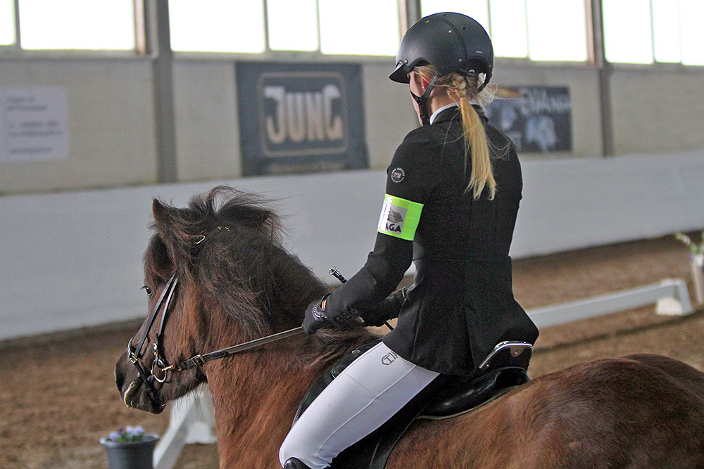Fröhliches Drive-in am Wasserturm in ‘Saarbrigge’